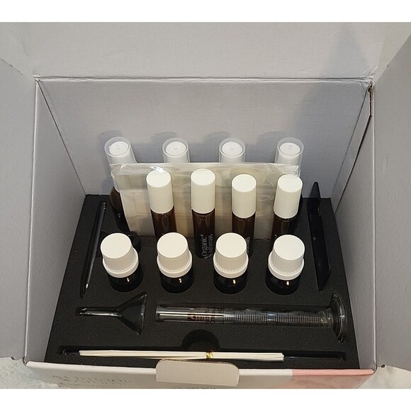 ORGANIC AROMAS Essential Oil Blending Lab Kit - Picture 1 of 10